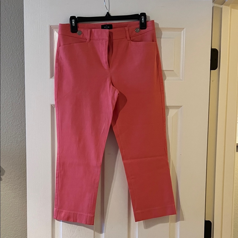 White House Black Market Vibrant Pink Slim Crop Pants